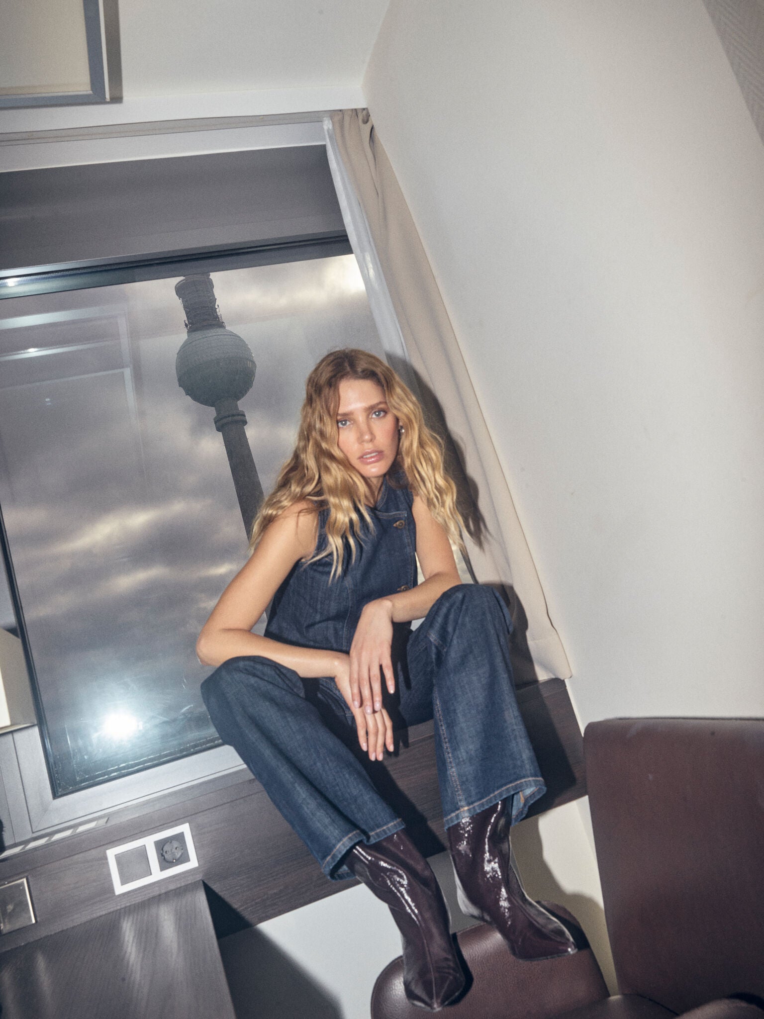 Modelshot / Dark Blue / Detail